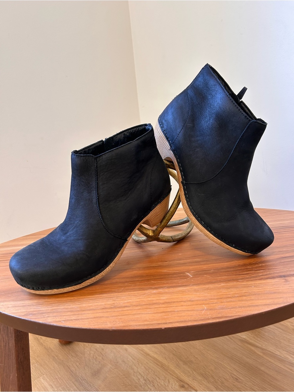 Dansko Black Suede Ankle Boots Size 39 EUC